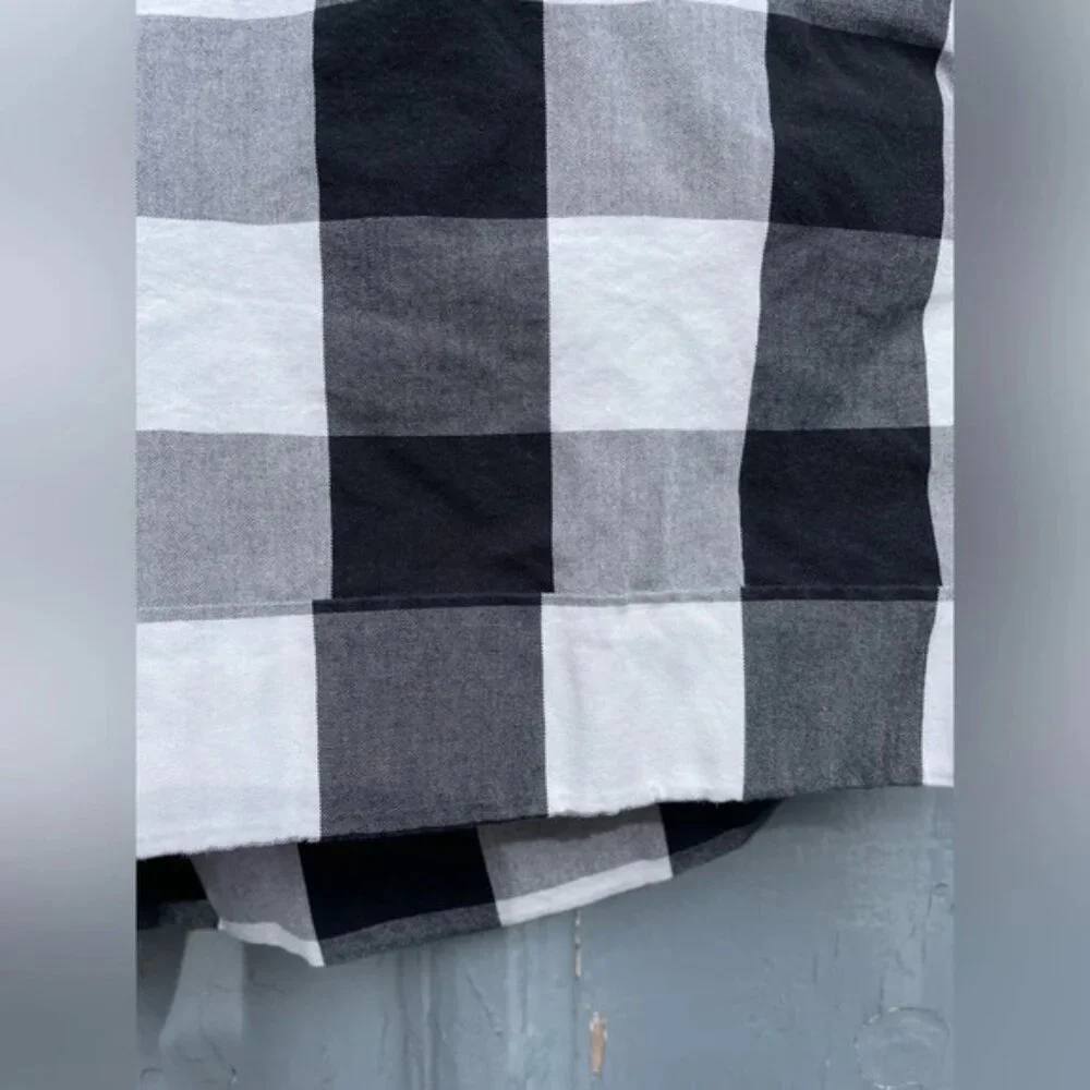 Ann Taylor Loft  shorts Black White Oversize Plaid check, size 10 - Picture 7 of 7